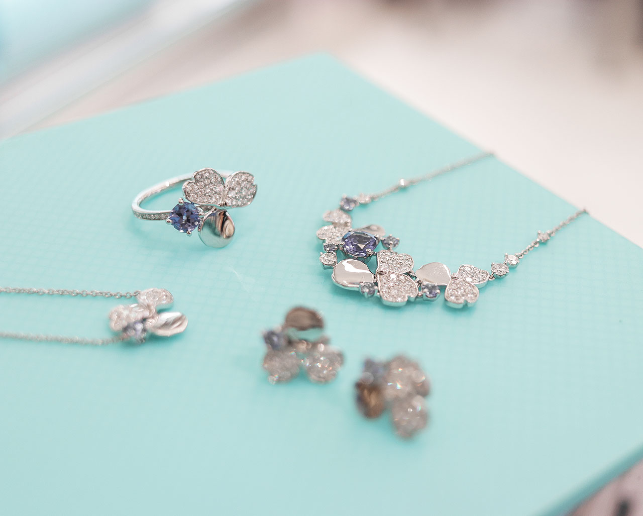 Tiffany And Co Paper Flower Diamond Tanzanite Platinum Earrings Necklace Ring Review Ootd Photos 02