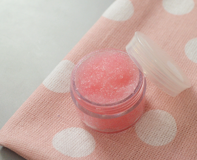 b94b6-diy-lip-scrub-flavored-pink-07b