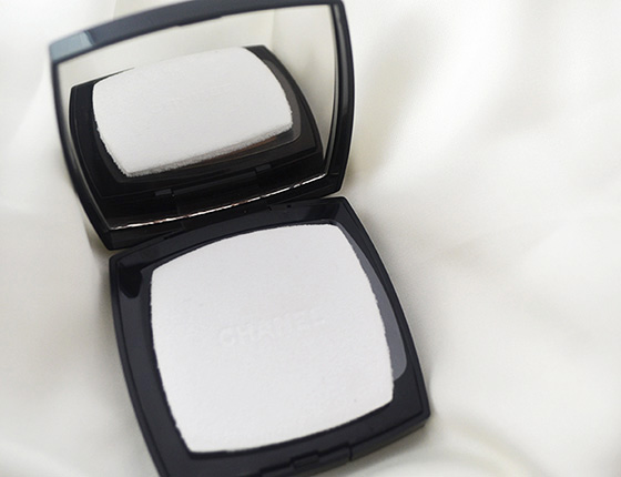 Review : Chanel Poudre Universelle Compacte - Queen Of All You See