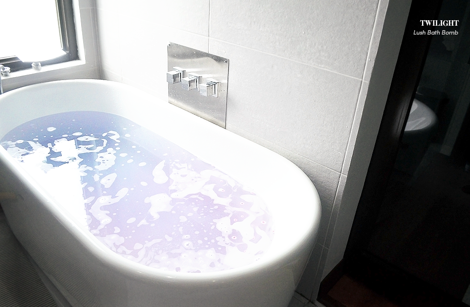 lush twilight bath bomb review