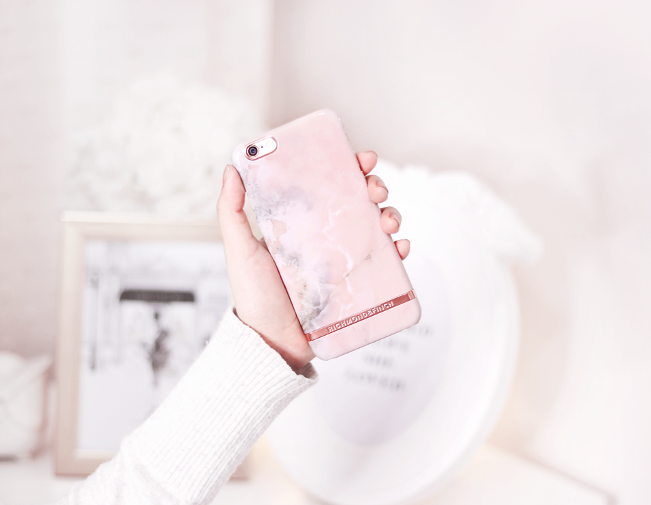 richmond-and-finch-rose-gold-iphone-case-02